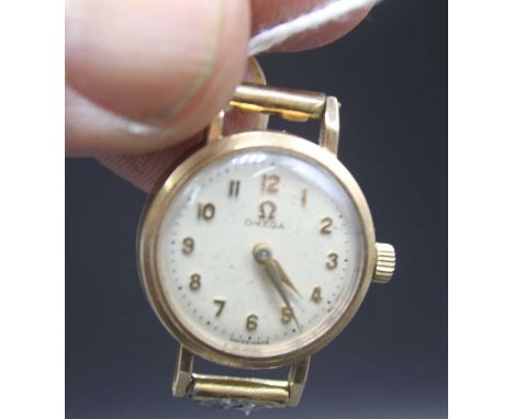 A late Victorian 18ct gold and diamond set horseshoe ring, Birmingham 1888, 3.5g, size N