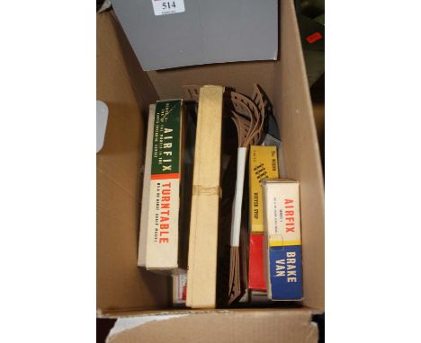 Assorted boxed Airfix, to include 12" long turntable brake vane, lineside kit etc 