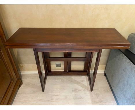 Petite console moderne en bois