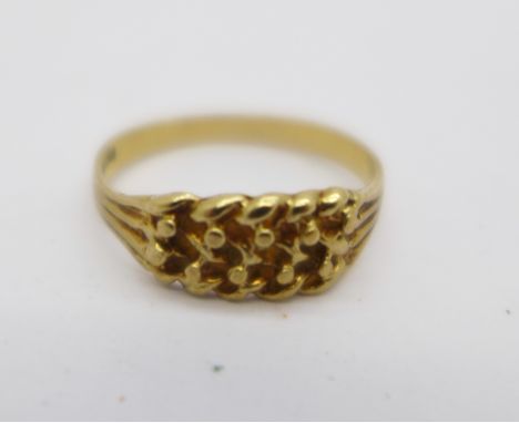 A 9ct gold ring, 1.2g, H