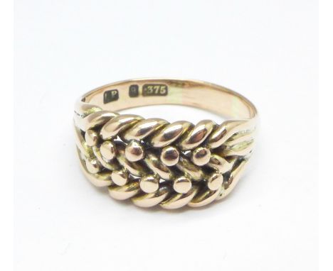 A 9ct gold ring, 5.4g, Q