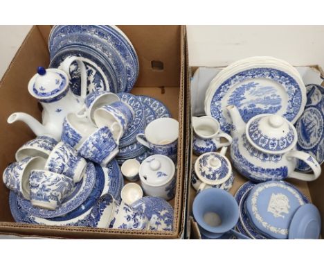 Wade Ringtons tea Willow pattern tea pot, Broadhurst Queens silver jubilee blue and white tea service, Wedgwood blue jasper w