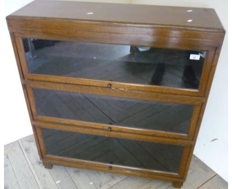 20th C Globe Wernicke style oak bookcase with three glazed doors (90cm x 100cm x 29cm) 