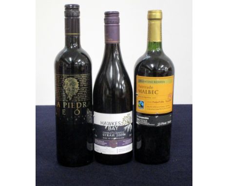 1 bt La Piedra Léon Malbec NV Valle centrale 1 bt Hawkes Bay Gimblett Gravels Syrah Ager Sectus Wine Estates 2009 Sainsburys 