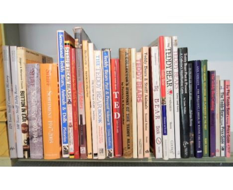 Collection of Teddy Bear reference books, including Gunther Pfeiffer Steiff Sortiment 1892-1943 and 1947-2003, 100 Years Stei