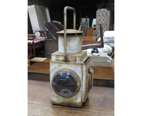 VINTAGE CARRIAGE LAMP 