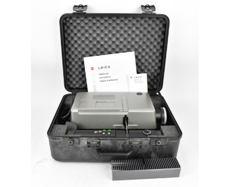 A Leica Pradovit P600 IR Slide Projector, the lens 1:2.5/90, in padded carry case with warranty card 