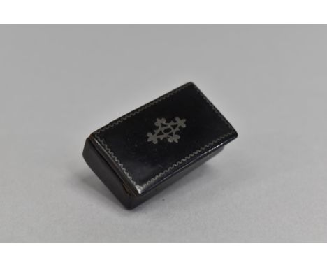 A Small 19th Century Lacquered Snuff Box of Rectangular Form with Hinged Lid, 3cm wide 