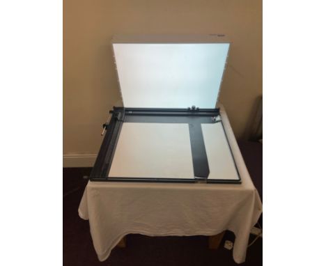 Jessop light box, working order approximate measurements:18 x 24.5 inches, photo grid RRB 