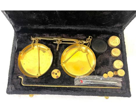 Vintage Brass scales 508 made in India felt covered wood box 