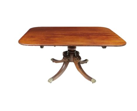 A quality William IV Irish mahogany rectangular Breakfast Table, in the manner of Williams &amp; Gibton, the top with rounded