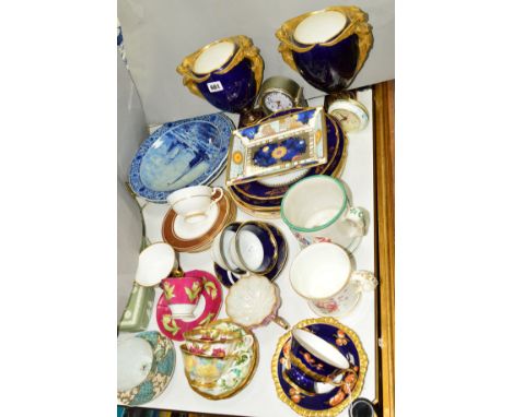 A PARCEL OF CERAMICS to include plates by Spode, Royal Worcester, Delf etc, a frog mug, a pair of Worcester Kerr & Binns vase