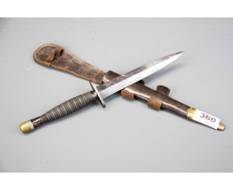 A WWII commando dagger, L. 33cm.