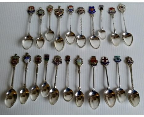 A selection of silver UK souvenir spoon, 257g 
