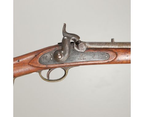 With a 54cm damascened barrel, c. 14.4mm at the muzzle, with fore and end sights and articulated rammer below. With percussio