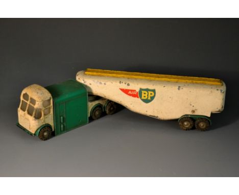 Budgie Toys -  No.280 AEC Articulated Air BP Superfueller Aviation Tanker - white and green body, yellow catwalk, silver hubs