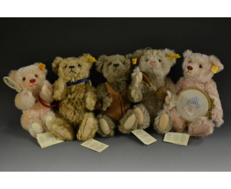 Steiff - a family of five Bears comprising Grandpa 27, 654527;  Grandma 27, 654534;  Father 27, 654541;  Mother 27 654558 and