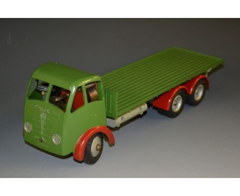 Shackleton Toys Mechanical Foden F.G. vehicle, green cab and flatbed trailer, red wheel arches, 31cm long, boxed with  clockw