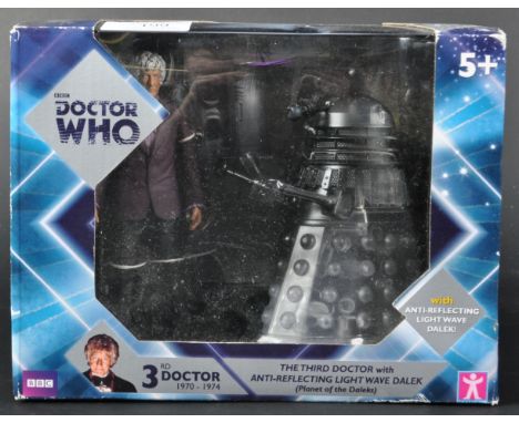 Doctor Who - Character Options - a Character made ' Third Doctor With Anti-Reflecting Light Wave Dalek From Planet Of The Dal