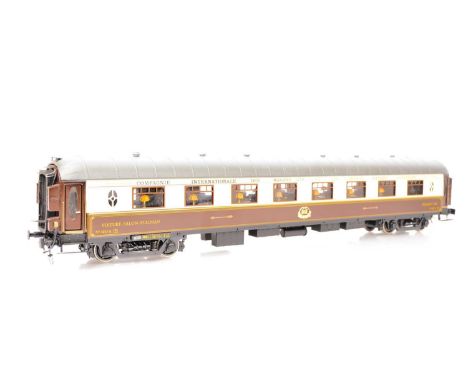 A Fine 0 Gauge Wagons-Lits Pullman Car, by Eletren, with sprung bogies and appears fitted with interior lighting, finished in