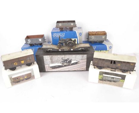 V Dapol detailed and kitbuilt 0 Gauge GWR kitbuilt wagons (6), Dapol 12T 7-Plank open wagon with wood load, 12T 5-Plank Open 