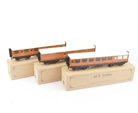 ACE Trains 0 Gauge LNER Teak seven Coach set including two articulated sets (7 coaches), comprising All Third 15412 and Third