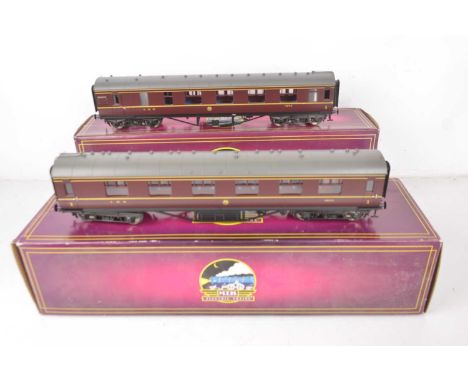 V Pair of MTH 0 Gauge LMS Passenger Coaches 22-60061A First/Brake and 22-60061B All First, both in original boxes, E, appear 