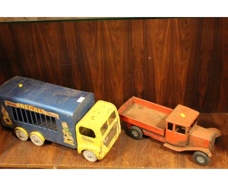 A VINTAGE TRIANG REGAL CIRCUS ROADSTER TRUCK TOGETHER WITH A RED TINPLATE TRUCK (2)