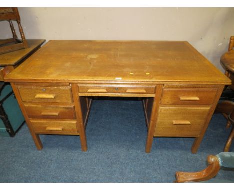 A VINTAGE OAK TWIN PEDESTAL OFFICE DESK W-152 CM