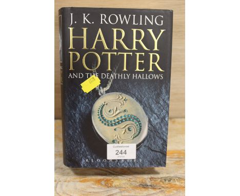 A J K ROWLING FIRST EDITION HARRY POTTER AND THE DEATHLY HALLOWS BOOK