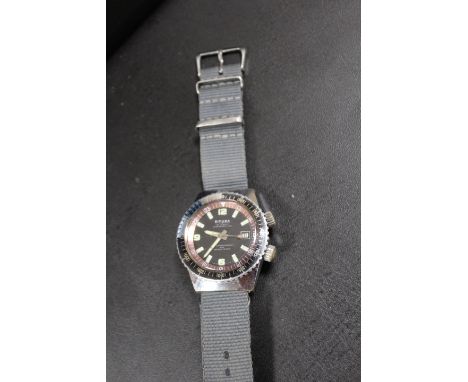 A VINTAGE SICURA BY BRIETLING MENS 25 JEWELS DIVERS WRISTWATCH