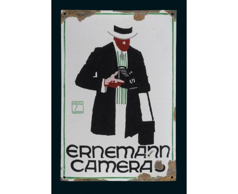 Ernemann Cameras, Zustand: 3, Dresden, um 1910, 40 x 60 cm, gewölbt, dick schabloniert, Münchener Emaillier- u. Stanzwerke, d