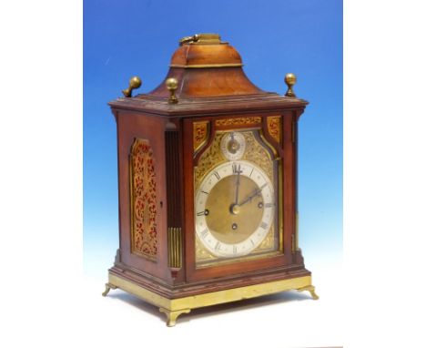 A MAHOGANY CASED MANTEL CLOCK, THE PLATFORM ESCAPEMENT MOVEMENT STRIKING ON A COILED ROD AND CHIMING WITH A CARILLON OF BELLS