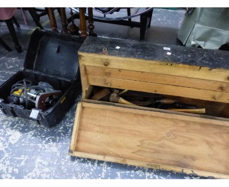 A CARPENTERS CHEST OF TOOLS TOGETHER WITH AN ELECTRIC DEWALT MACHINE