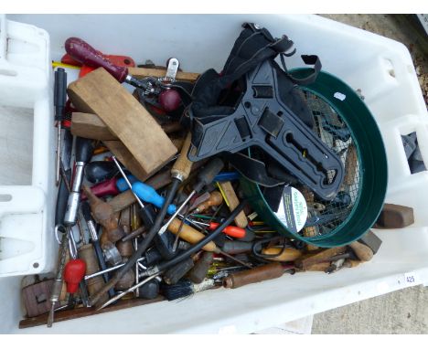 A BOX OF VARIOUS WOOD WORKING TOOLS, ETC.