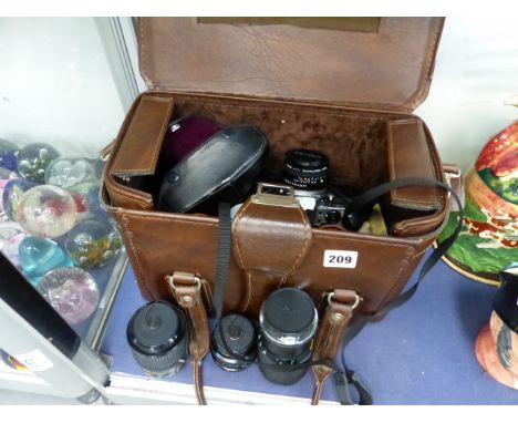 A PENTAX CAMERA ME SUPER, TOGETHER WITH VARIOUS LENS TO INCLUDE HANIMEX, COKIN, TAKUMAR, TAMRON.  A HANIMEX FLASH AND A HUNTE