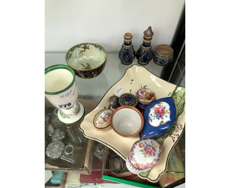 A WEDGWOOD FAIRYLAND LUSTRE SMALL BOWL, A DOULTON ST. ANDREWS CUP, OTHER DOULTON CHINA WARES, TRINKET BOXES AND A JAPANESE TE