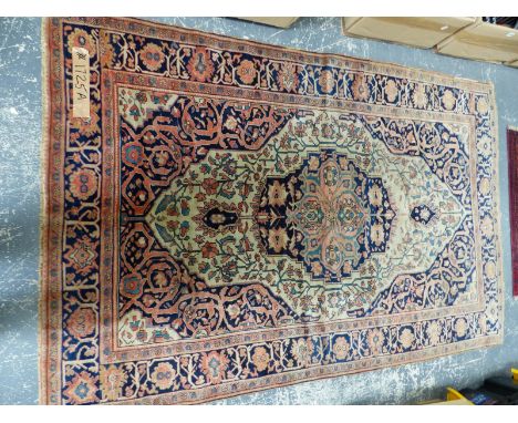 AN ANTIQUE PERSIAN SAROUK MALAYER RUG. 200 x 133cm