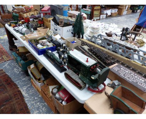 A LARGE COLLECTION OF VINTAGE TOYS AND RAILWAY RELATED ITEMS TO INCLUDE BASSETT- LOWKE, SCRATCH BUILT TRACTOR, WELL DETAILED 