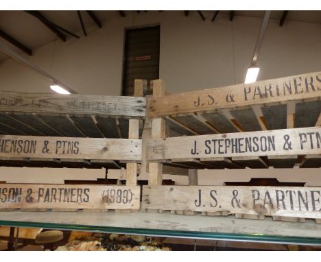 A QUANTITY OF VINTAGE FRUIT CRATES. 