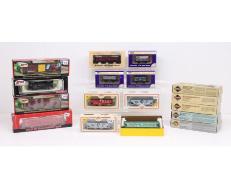 Model Railway: A collection of assorted boxed OO/HO Scale model railway rolling stock wagons to include: Model Power, Proto 2