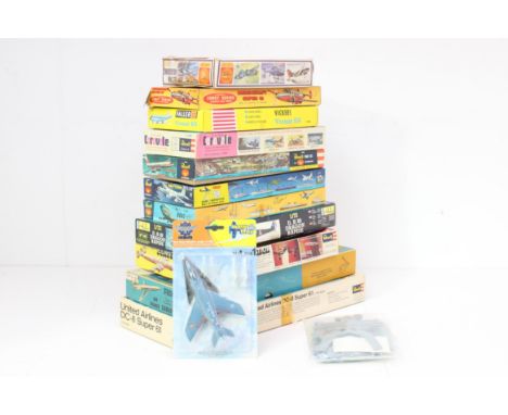 Model Kits A collection of assorted boxed model kits, to include: Revell, Frog, Heller, Faller, Comet and Matchbox. Contents 