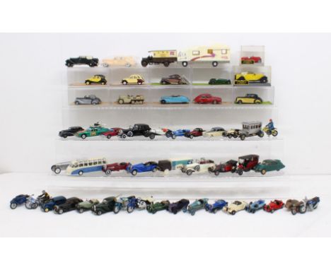 Diecast: A collection of assorted unboxed diecast vehicles from assorted makers and manufacturers, some unmarked. Some vintag