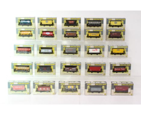 Wrenn: A collection of twenty-five Wrenn Railways OO Gauge model railway rolling stock wagons. Boxed. Original boxes. Good co
