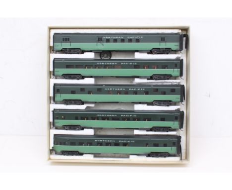 Westside Model Company: A boxed Westside Model Company, HO Scale, Northern Pacific Passenger 5-Car Set. Original box, general