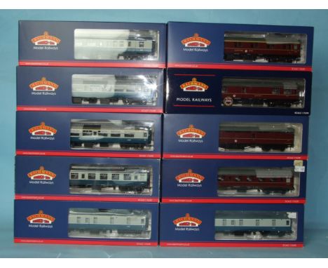 Bachmann OO Gauge, ten BR coaches: four maroon, six blue/grey, all boxed, (10).