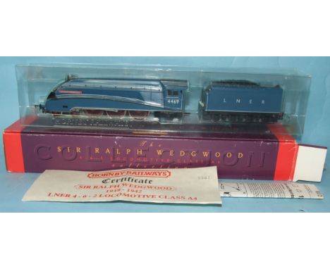 Hornby OO Gauge, R328 LNER A4 Class 4-6-2 engine and tender, no.4469 "Sir Ralph Wedgwood", limited edition no.2301 of 3000, b