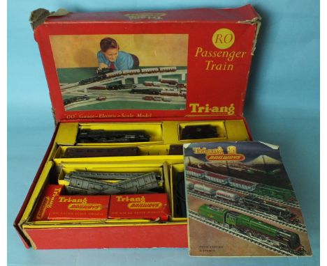 Triang O Gauge, R O Passenger Train Set, boxed, with catalogue.