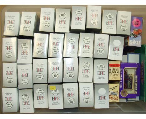 A quantity of various boxed diecast vehicles, mainly EFE OO scale, (approximately 74).