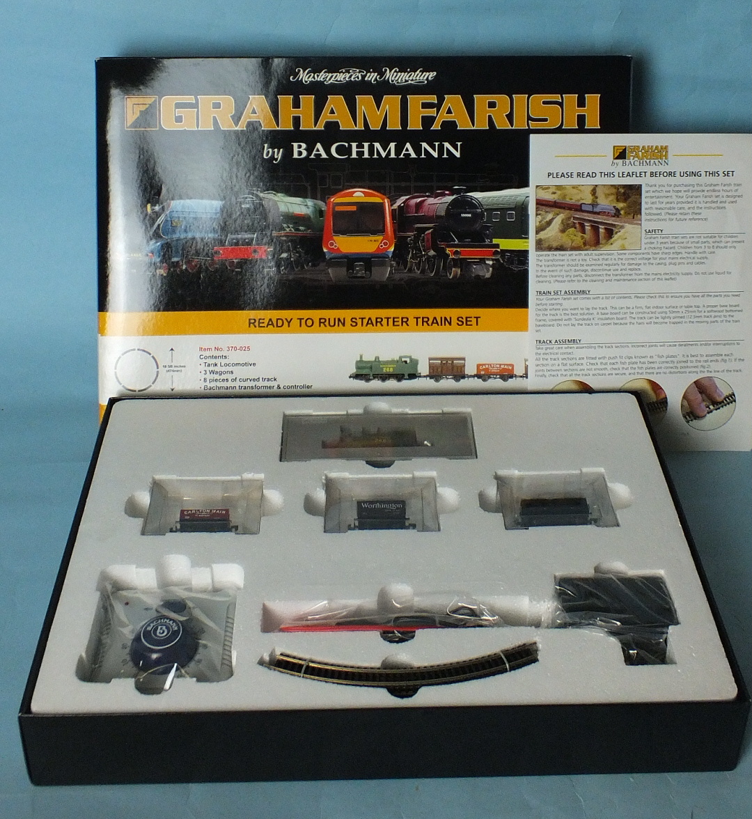 Graham Farish, N Gauge, no.370025 Starter Train Set.